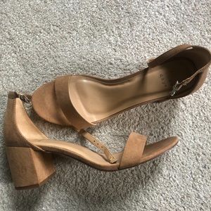 Size 10 tan suede heels, never worn